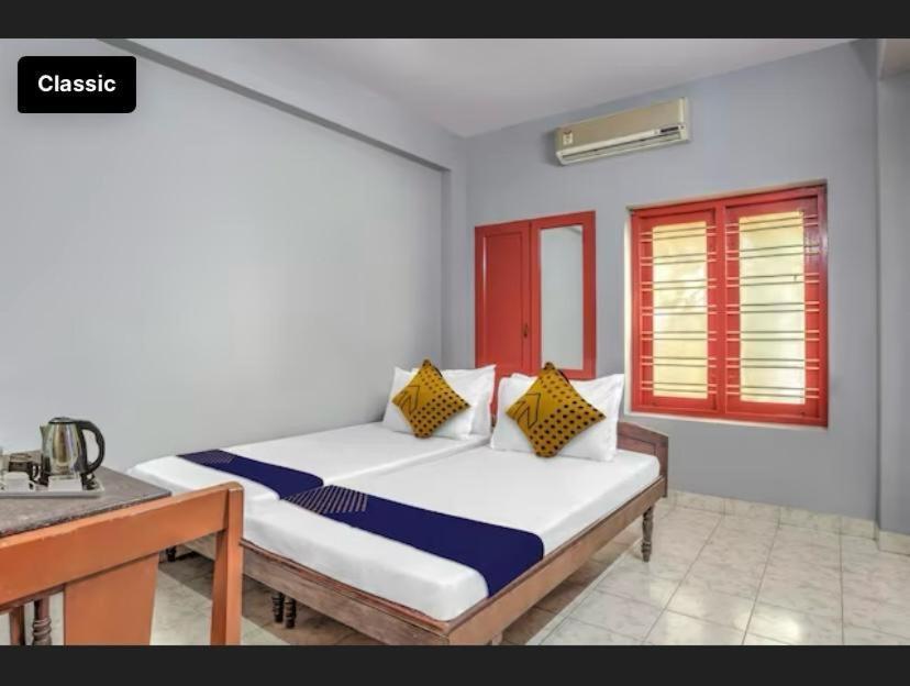 Ss Kkp Tourist Home Thiruvananthapuram Buitenkant foto