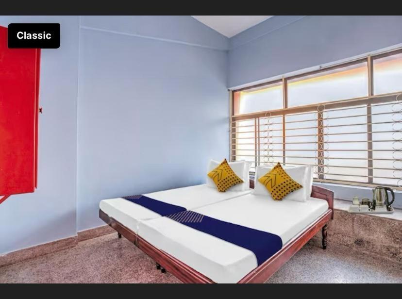 Ss Kkp Tourist Home Thiruvananthapuram Buitenkant foto