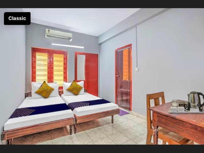 Ss Kkp Tourist Home Thiruvananthapuram Buitenkant foto